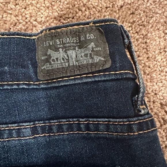 Levi’s 512 Perfectly Slimming Straight Leg Dark Wash Jeans - Picture 4 of 6